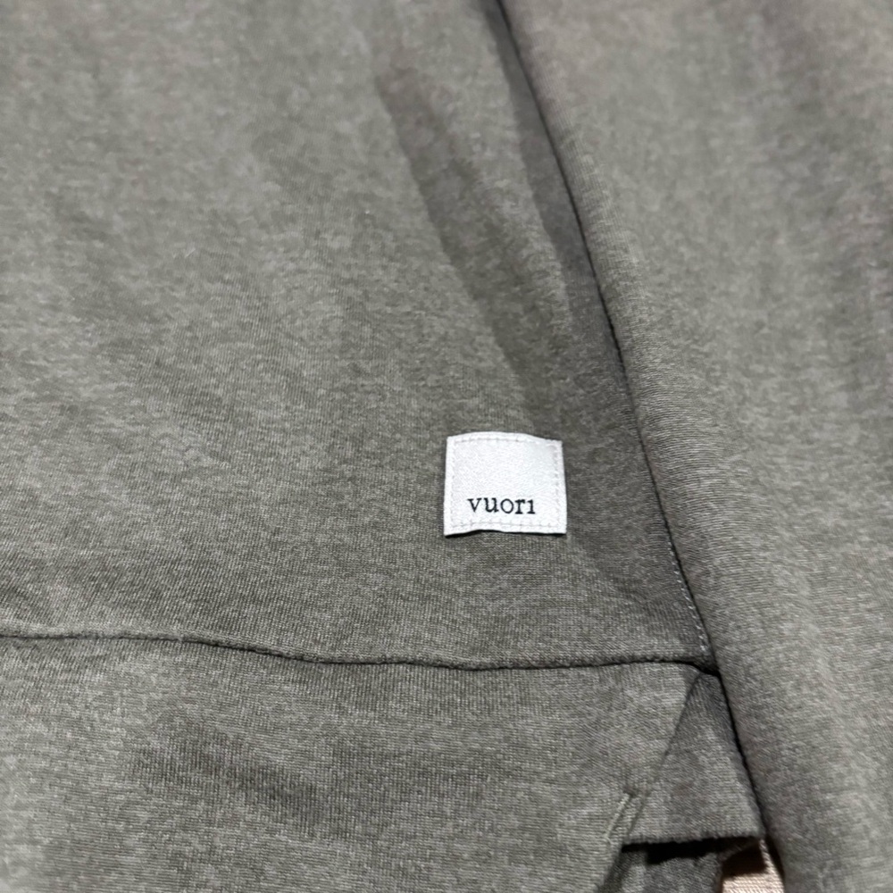 Vuori Halo Essential Hoodie in Olive Green Women’s Size XS - Picture 3 of 5